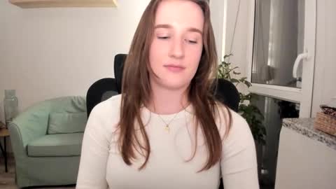 Oliwiaa2004 online show from September 15, 2025, 8:53 pm