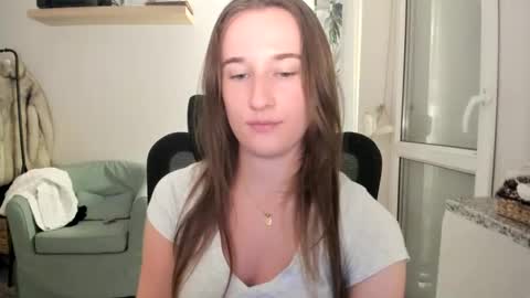 Oliwiaa2004 online show from December 14, 2025, 8:57 pm