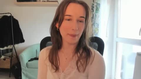 Oliwiaa2004 online show from April 16, 2026, 12:06 pm