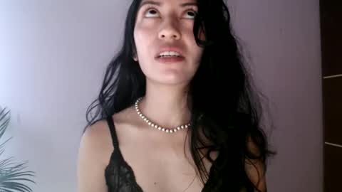Snapshot of oliviaaa__ chatting on May 27, 2026, 4:04 pm oliviaaa__ online show from May 27, 2026, 4:04 pm