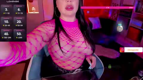 Oliviagoold online show from November 17, 2025, 7:30 pm