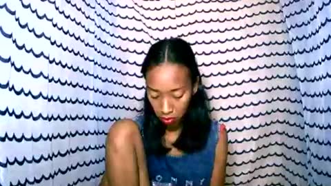 oliviah27 online show from October 23, 2025, 8:35 am