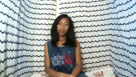 oliviah27 online show from November 14, 2025, 9:57 pm