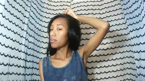 oliviah27 online show from November 15, 2025, 10:01 am