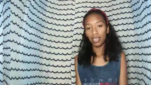 oliviah27 online show from November 20, 2025, 8:25 am