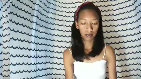 oliviah27 online show from November 23, 2025, 6:08 pm