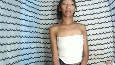 oliviah27 online show from December 3, 2025, 9:13 pm