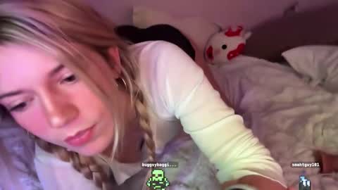 Snapshot of oliviahansleyy chatting on November 12, 2025, 2:12 am Olivia online show from November 12, 2025, 2:12 am