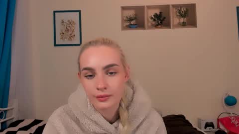 oliviaBeauty online show from April 19, 2026, 5:34 pm