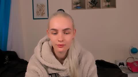 oliviaBeauty online show from April 25, 2026, 1:36 pm