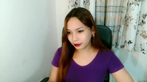 Snapshot of oliviahutton chatting on May 18, 2026, 5:19 pm oliviahutton online show from May 18, 2026, 5:19 pm