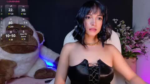 Olivia Mcneill  online show from January 31, 2025, 11:03 pm