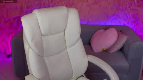 Olivia online show from May 15, 2026, 6:09 am