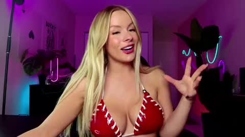 Olivia Owens online show from May 27, 2026, 2:08 am