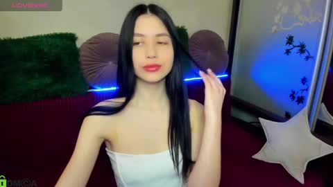 oliviarichi online show from March 19, 2026, 9:46 am