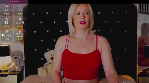 Snapshot of oliviashaw22 chatting on January 8, 2026, 9:39 pm Olivia online show from January 8, 2026, 9:39 pm