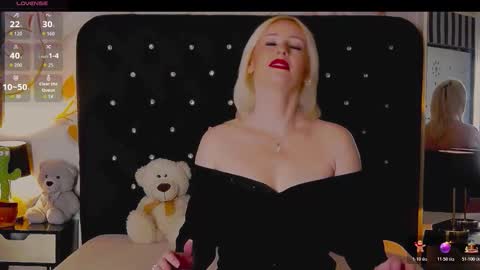 Olivia online show from December 13, 2025, 9:42 pm