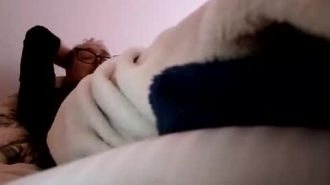 oliviassl22 online show from November 14, 2025, 7:01 pm