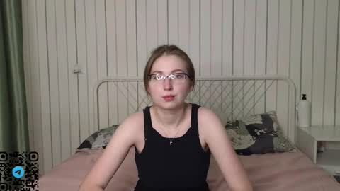 Snapshot of oliviavele chatting on September 29, 2025, 6:35 pm Kylie online show from September 29, 2025, 6:35 pm