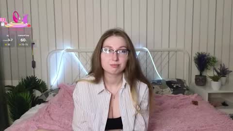 Snapshot of oliviavele chatting on October 9, 2025, 8:29 pm Kylie online show from October 9, 2025, 8:29 pm