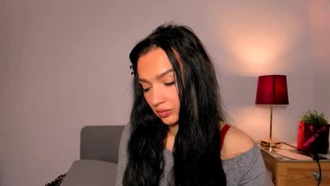 OliviaWomen online show from January 8, 2026, 8:05 am