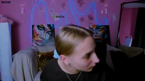 Ollivia online show from May 19, 2026, 5:47 am
