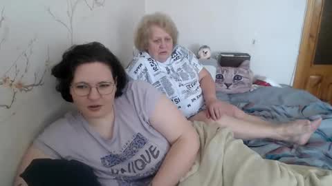Snapshot of olyaandnetty chatting on February 17, 2025, 9:46 am OlyaAndNetty online show from February 17, 2025, 9:46 am