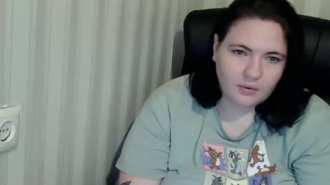 Snapshot of olyaandnetty chatting on October 19, 2025, 3:01 pm OlyaAndNetty online show from October 19, 2025, 3:01 pm