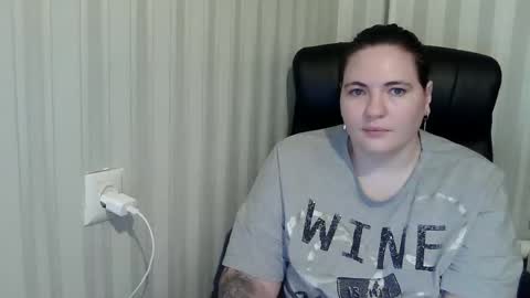 OlyaAndNetty online show from October 27, 2025, 7:40 pm