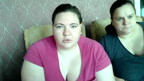 Snapshot of olyaandnetty chatting on June 17, 2026, 6:49 am OlyaAndNetty online show from June 17, 2026, 6:49 am
