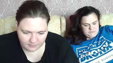 Snapshot of olyaandnetty chatting on June 18, 2026, 9:14 am OlyaAndNetty online show from June 18, 2026, 9:14 am