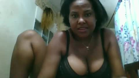 Snapshot of olyvienne90 chatting on November 27, 2025, 1:02 pm olyvienne90 online show from November 27, 2025, 1:02 pm