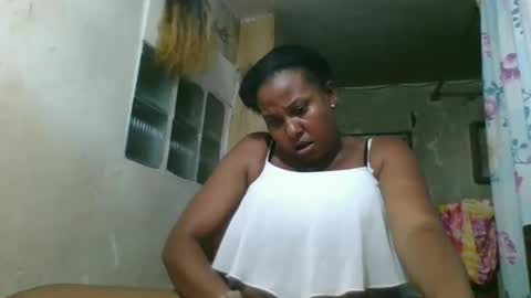 Snapshot of olyvienne90 chatting on November 28, 2025, 1:14 pm olyvienne90 online show from November 28, 2025, 1:14 pm