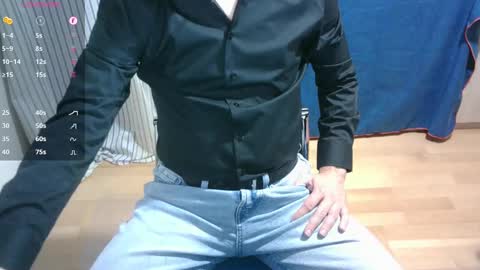 Snapshot of omar87ram chatting on February 16, 2025, 10:10 am Omar online show from February 16, 2025, 10:10 am