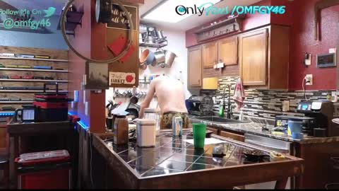 Snapshot of omfgy chatting on March 5, 2025, 10:43 pm Norm online show from March 5, 2025, 10:43 pm