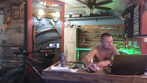 Snapshot of omfgy chatting on October 13, 2025, 9:04 pm Norm online show from October 13, 2025, 9:04 pm