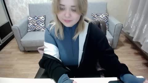 Snapshot of omg_itsperfect chatting on September 21, 2025, 6:53 pm Fina online show from September 21, 2025, 6:53 pm