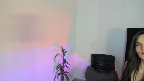 Snapshot of on_tefa chatting on August 3, 2026, 6:34 am Violette online show from August 3, 2026, 6:34 am