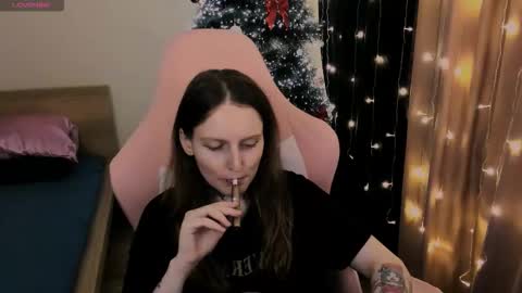 on_yxxx online show from December 4, 2025, 8:17 pm