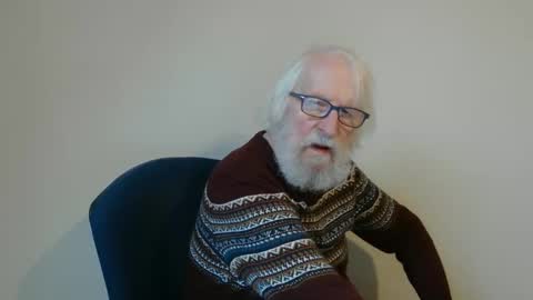 Somewhere over the rainbow online show from February 4, 2025, 8:13 am