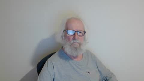 Somewhere over the rainbow online show from February 22, 2025, 9:37 pm