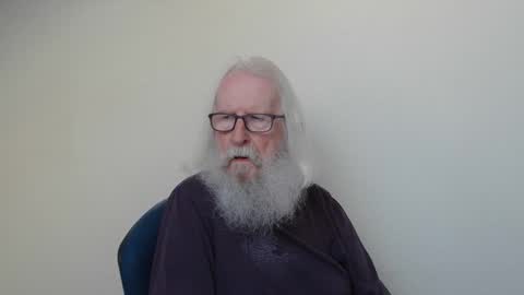 Snapshot of onanister chatting on April 26, 2026, 5:05 am Somewhere over the rainbow online show from April 26, 2026, 5:05 am
