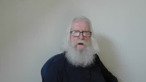 Snapshot of onanister chatting on April 30, 2026, 2:12 pm Somewhere over the rainbow online show from April 30, 2026, 2:12 pm