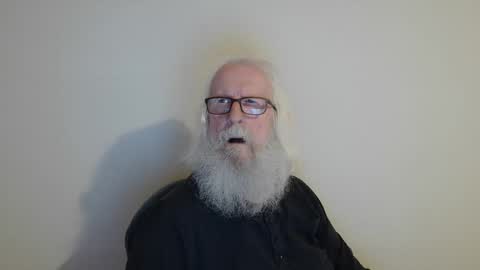 Snapshot of onanister chatting on April 30, 2026, 8:57 pm Somewhere over the rainbow online show from April 30, 2026, 8:57 pm