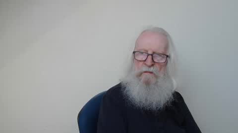 Snapshot of onanister chatting on May 3, 2026, 6:52 am Somewhere over the rainbow online show from May 3, 2026, 6:52 am