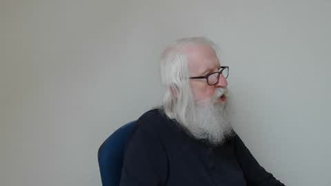 Snapshot of onanister chatting on May 5, 2026, 7:05 am Somewhere over the rainbow online show from May 5, 2026, 7:05 am