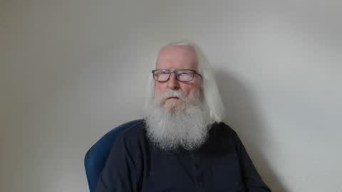 Snapshot of onanister chatting on May 12, 2026, 2:25 pm Somewhere over the rainbow online show from May 12, 2026, 2:25 pm