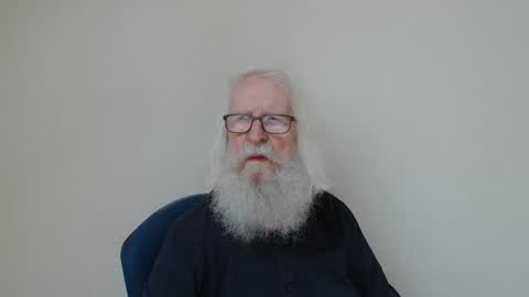 Snapshot of onanister chatting on May 18, 2026, 6:41 am Somewhere over the rainbow online show from May 18, 2026, 6:41 am