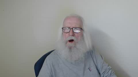 Snapshot of onanister chatting on May 21, 2026, 7:15 am Somewhere over the rainbow online show from May 21, 2026, 7:15 am