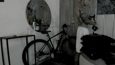 Snapshot of onceagain97_ chatting on April 4, 2026, 7:11 pm ... online show from April 4, 2026, 7:11 pm